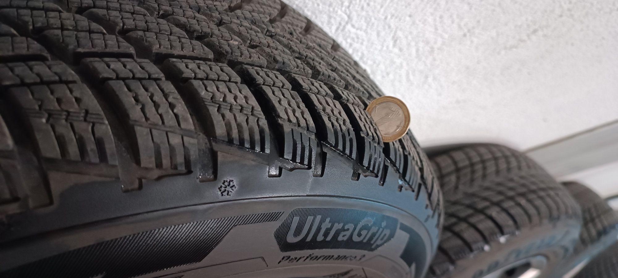 Джанти и гуми Dezent TY Graphite 15" GY Ultra Grip P3 185/65 R15