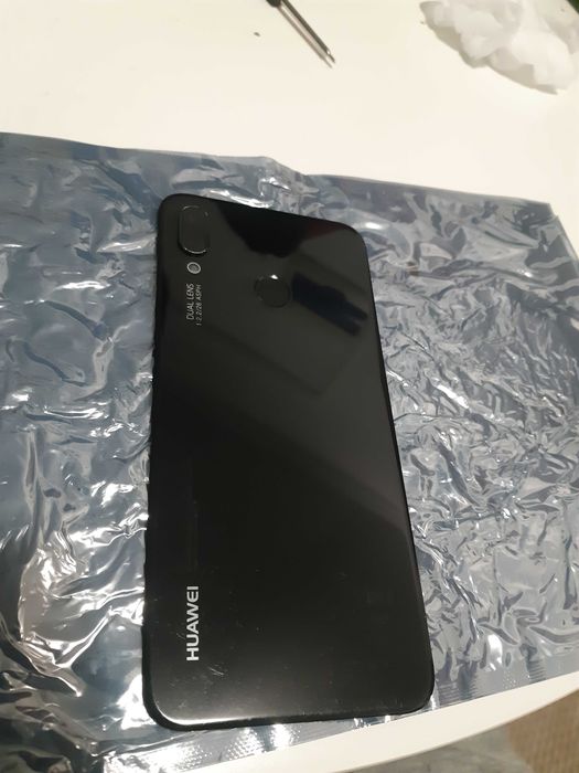 Huawei p20 lite pentru piese, capac spate Huawei P20 Lite.