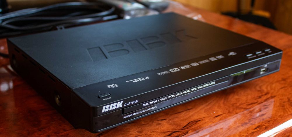 DVD-плеер (караоке) BBK DVP158SI
