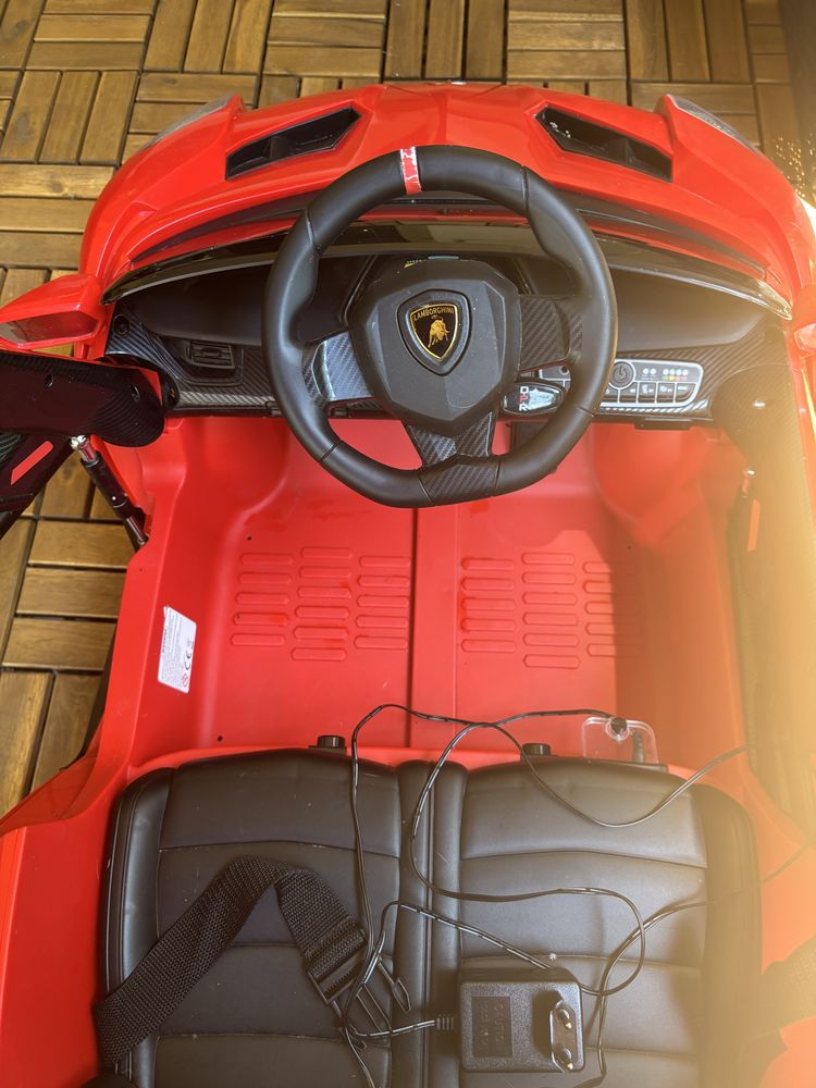 Електрическа количка Lamborghini Veneno.