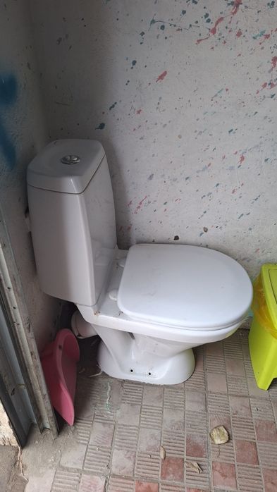 Продам унитаз новый