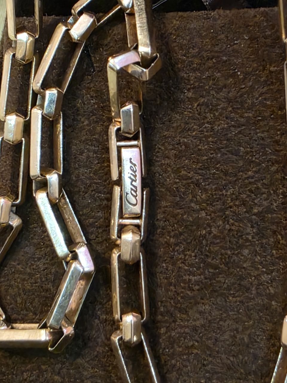 Продам золотую цепь Cartier 585 пробы вес 50 грамм.