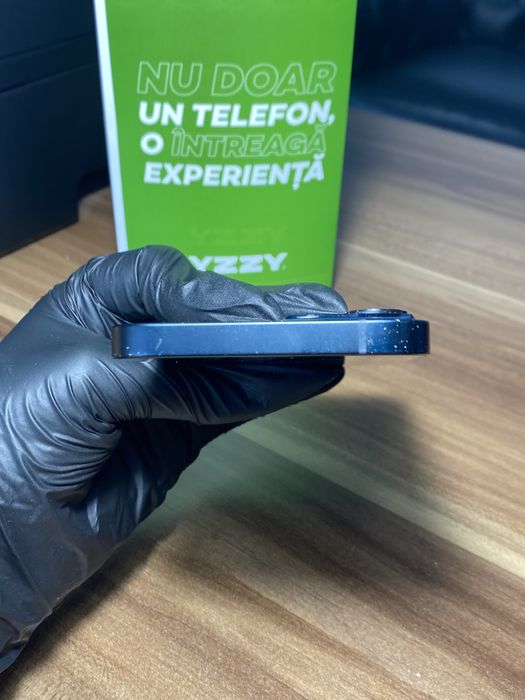 iPhone 13 • 128 GB • Midnight