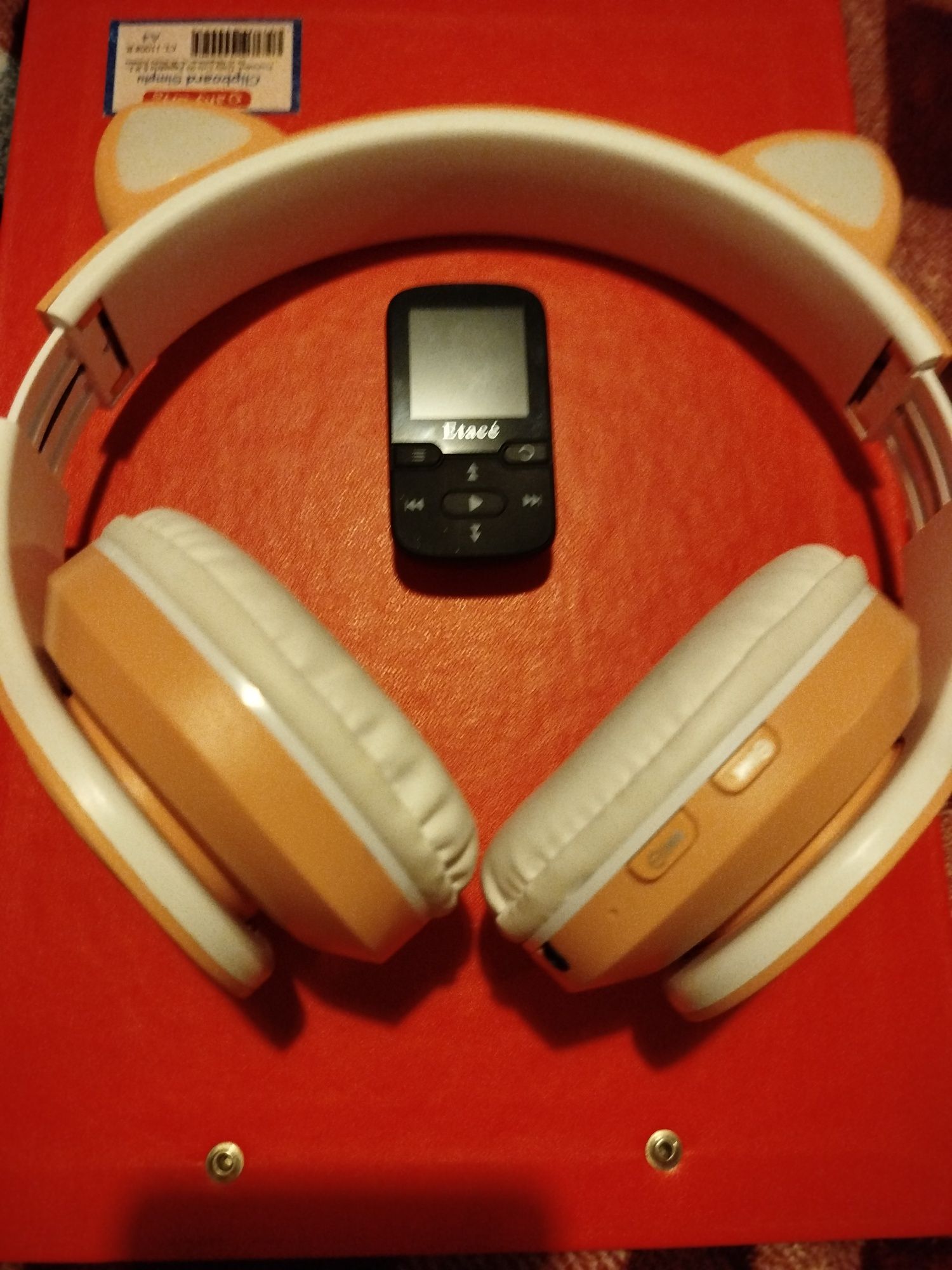 Mp3 Etace cu căști wireless și căști fir