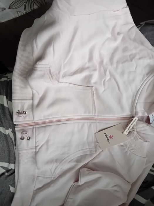 Дамски спортен екип