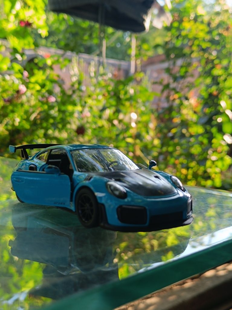 Продава се Porsche 911 GT2 RS