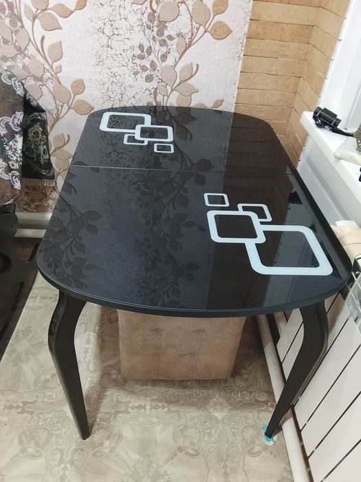 Продам стол кухонный