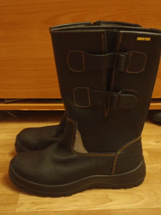 Продам новые  кирзовые сапоги (спецобувь)