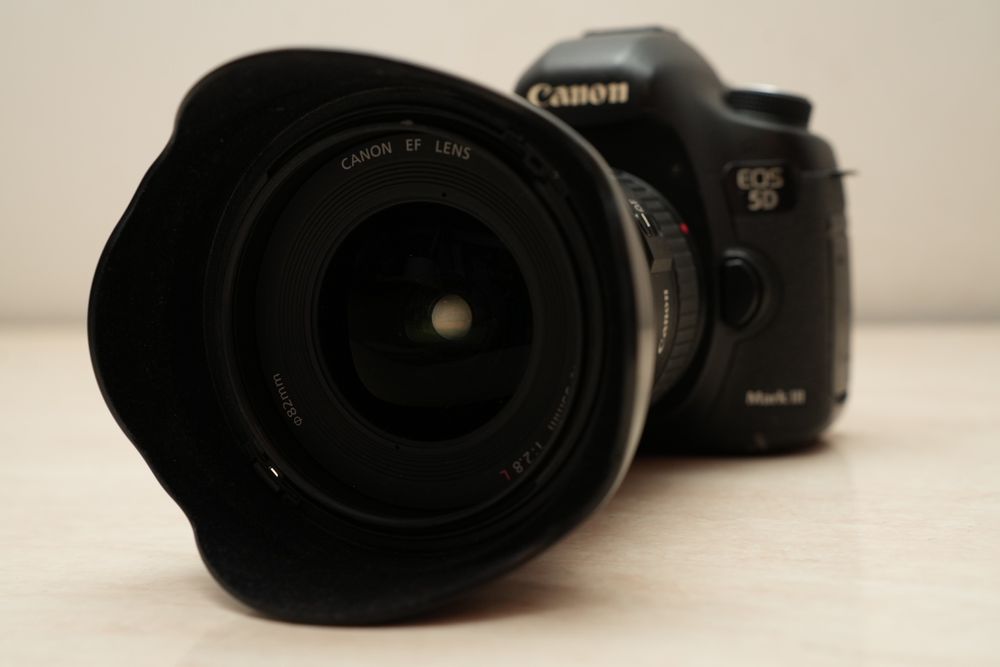 Canon 5D Mark III + Canon 16–35mm f/2.8L II USM – Stare bună