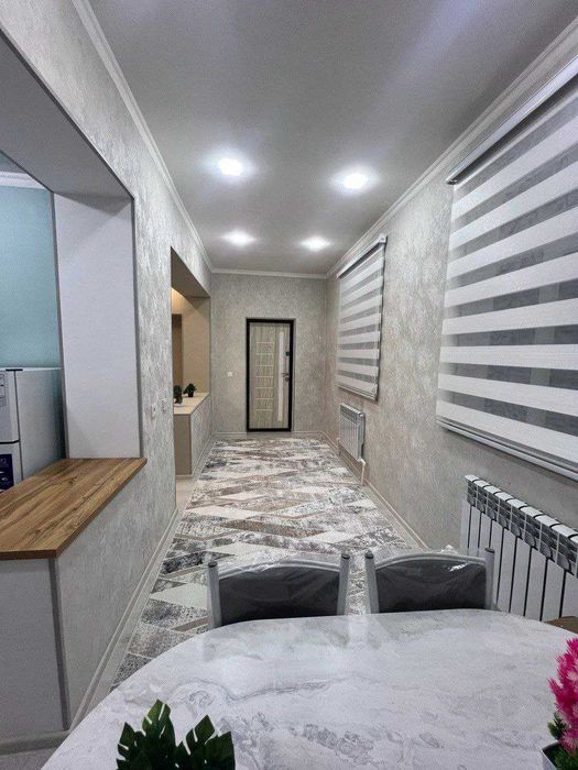 Чилонзор 7 квартал Парус томонда квартира сотилади