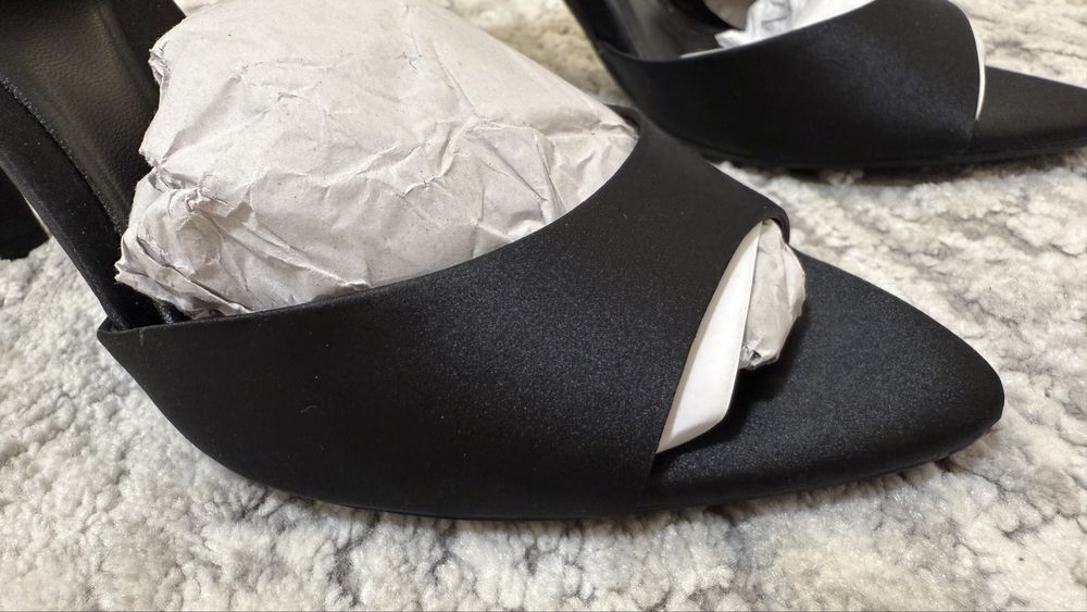 Sandale cu toc Zara (satin negru)