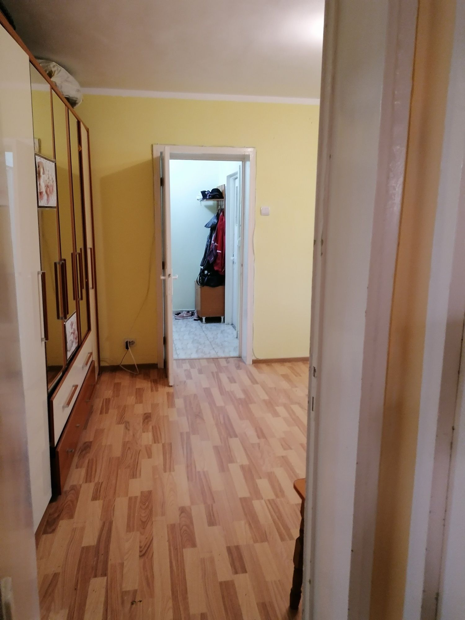 DOI  BAIETI      -Vand /schimb apartament