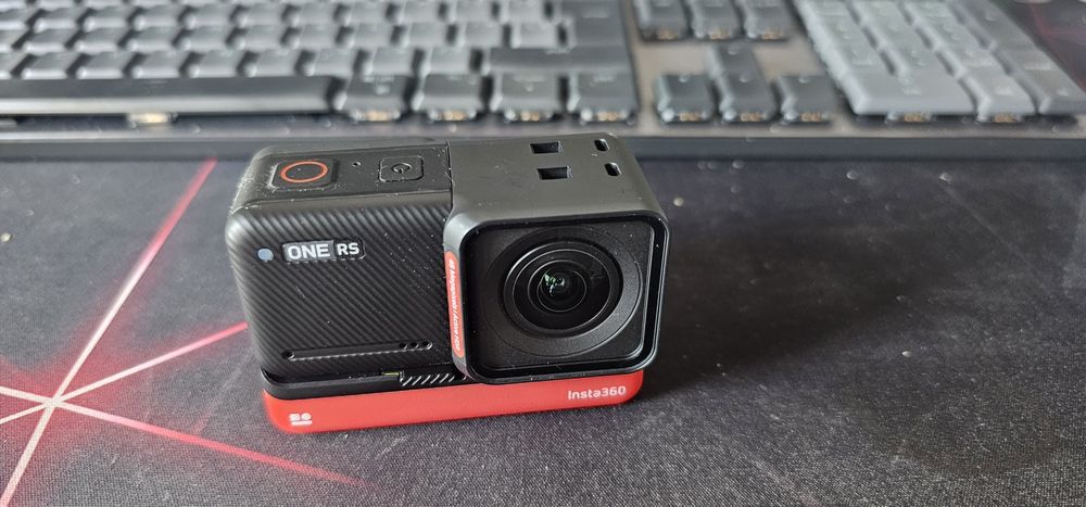 Insta360 One RS action камера
