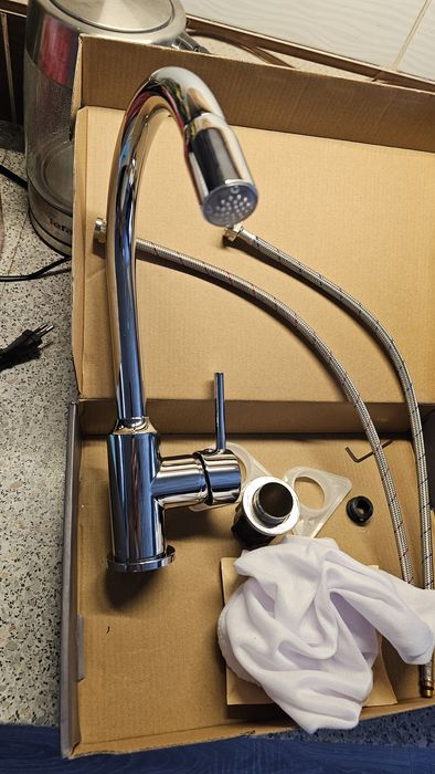 Baterie chiuvetă baie sau bucătărie gât lebădă rotativ 360°