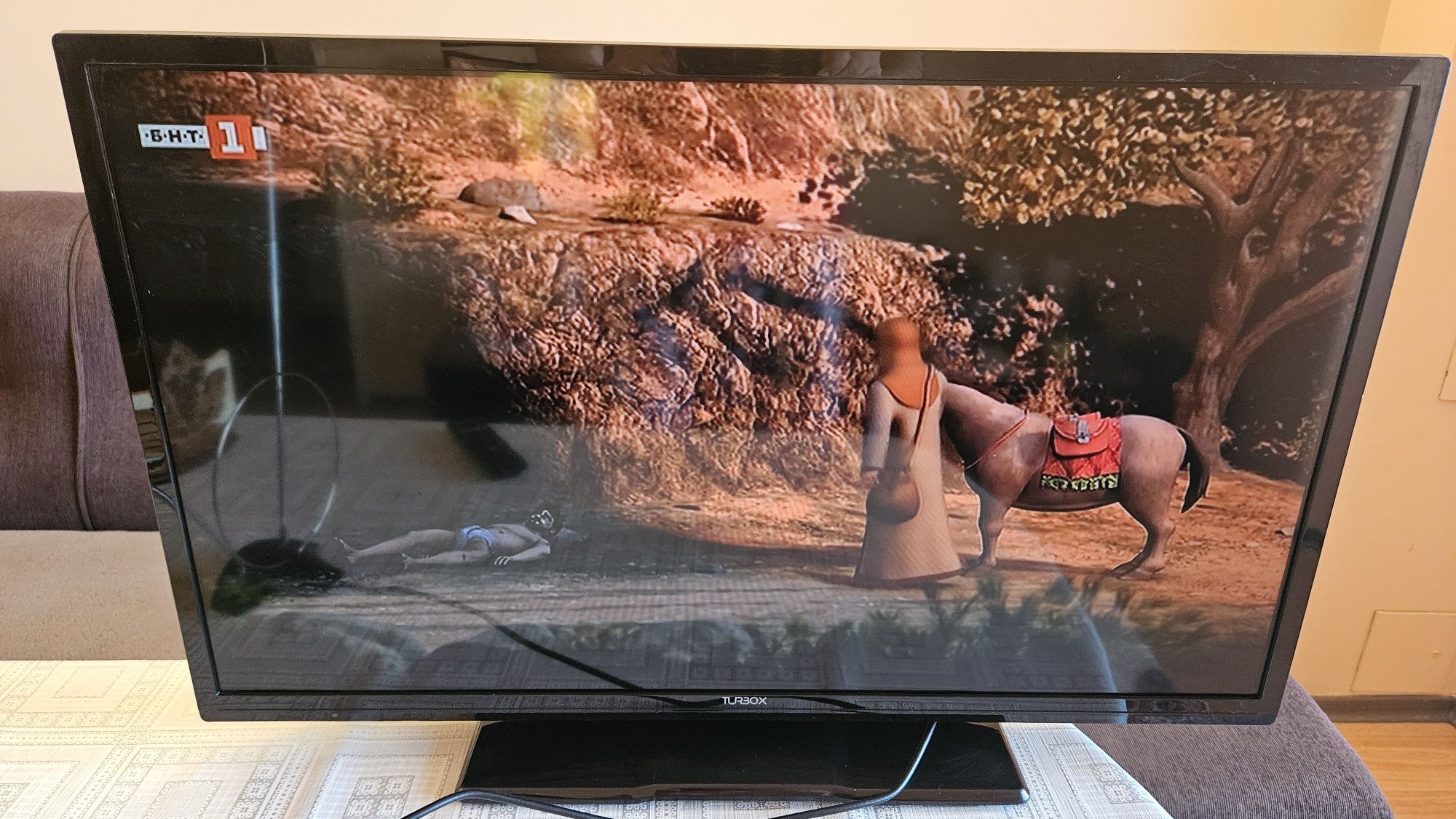 Led  телевизор TurboX 32"