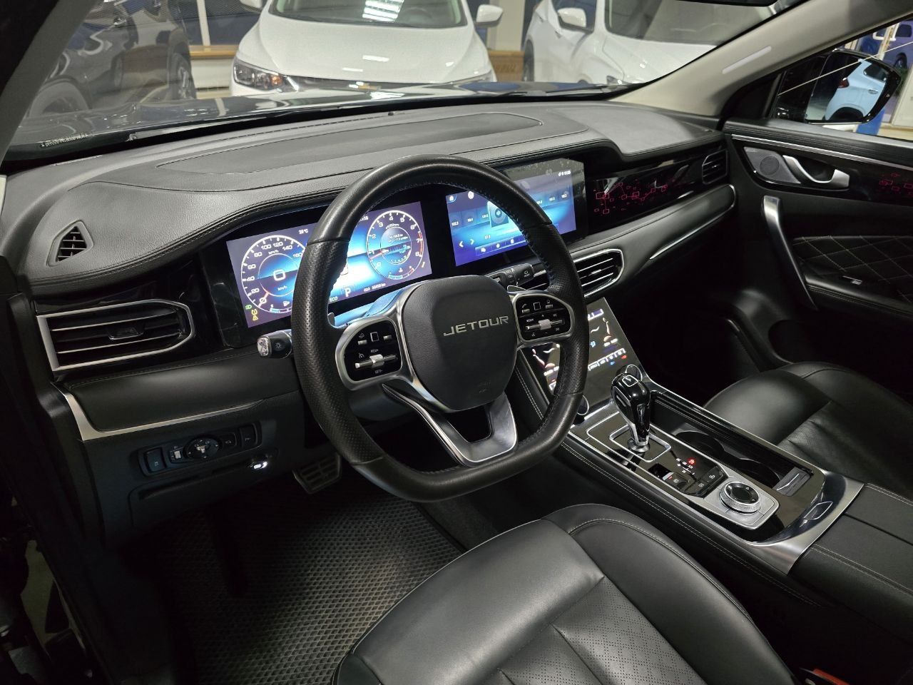Jetour x95 sotiladi