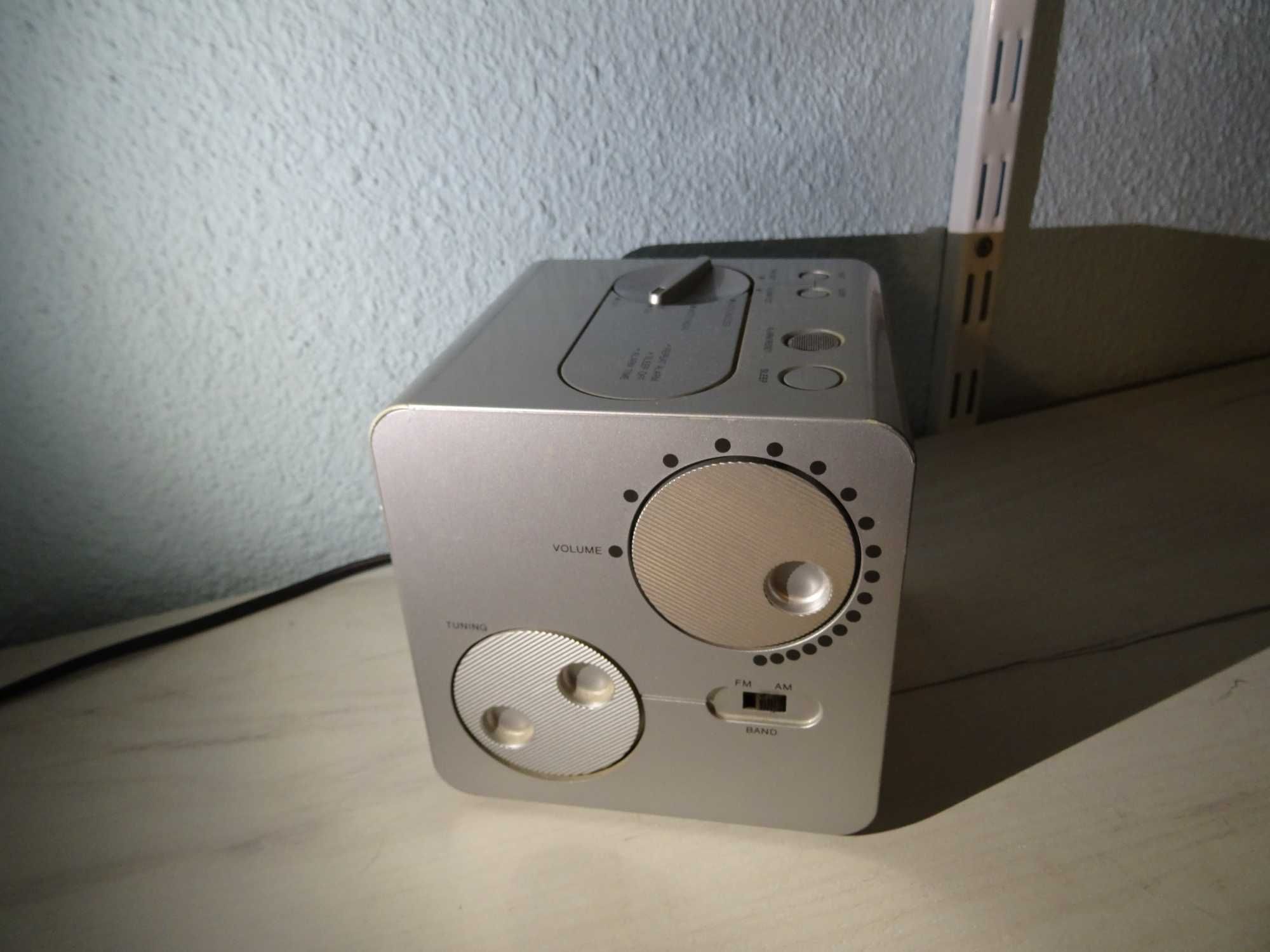 Radio cu ceas Sony Digicube ICF C11W (Japan 1979)