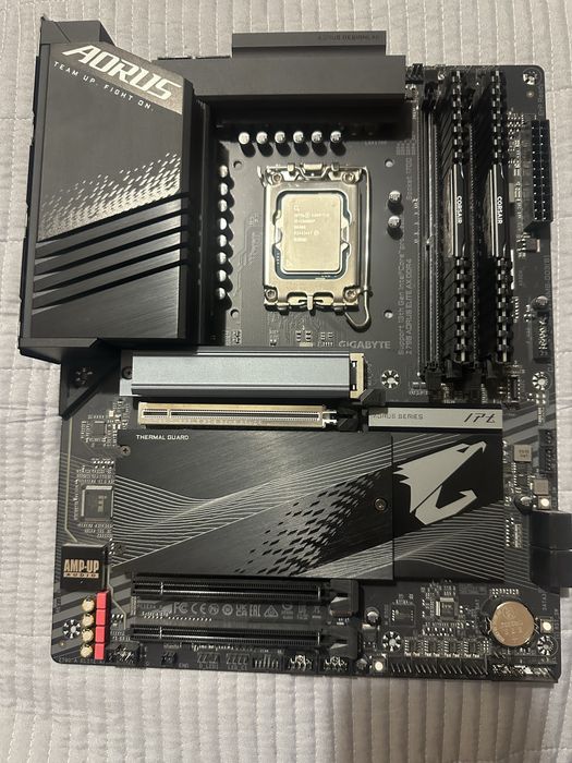 Продам комплектующие i5 13600kf 32gb DDR4 Z790