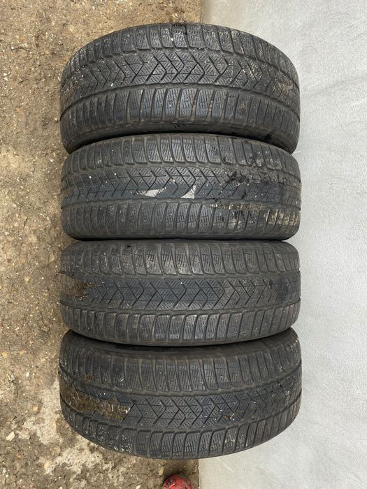 Cauciucuri 225 60 17 pirelli M+S iarnă dot 2018 preț 280lei ambele