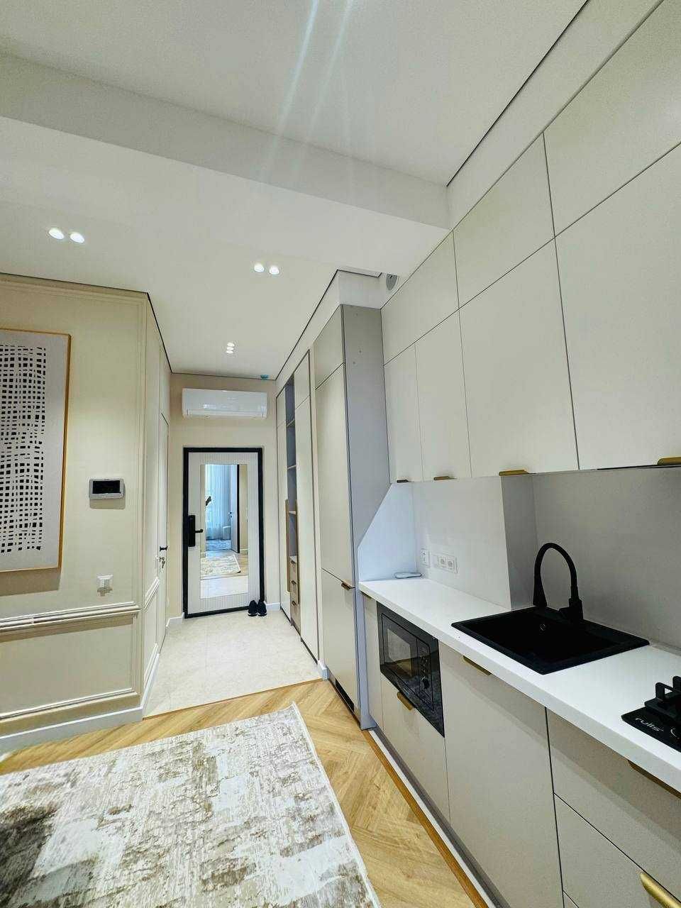 V795 ПРОДАЕТСЯ квартира ШотаРуставели 1в2/7\14 30м2