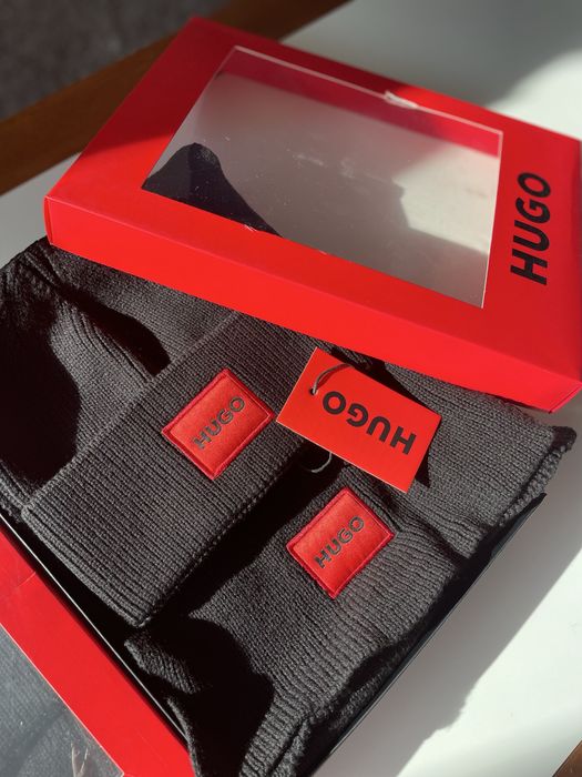 Мъжки подаръчен комплект в кутия шал и шапка Hugo