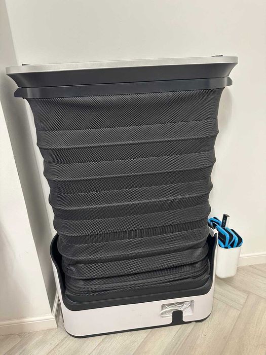 Aparat vertical automat calcat si igienizat haine Tefal