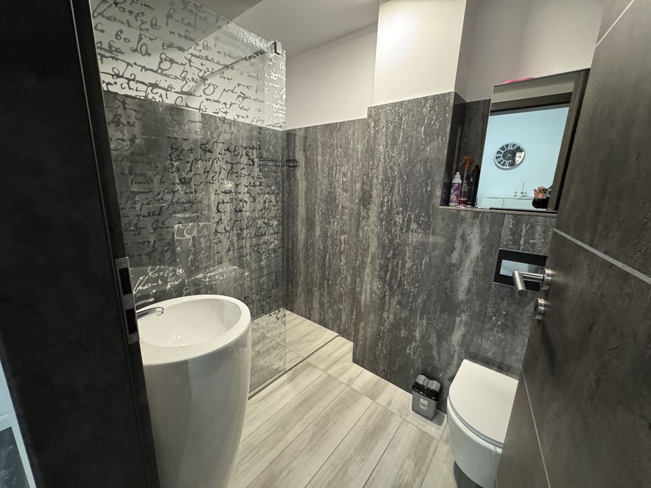 Inchiriez apartament regim hotelier Craiova