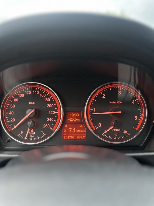 BMW X1 18d 2012 • 202.000 km • Manuala • Revizii la zi
