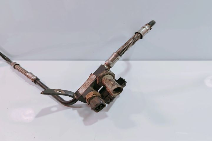 Conducta tur ulei turbo cu senzori 059145771K Skoda Superb prima gene