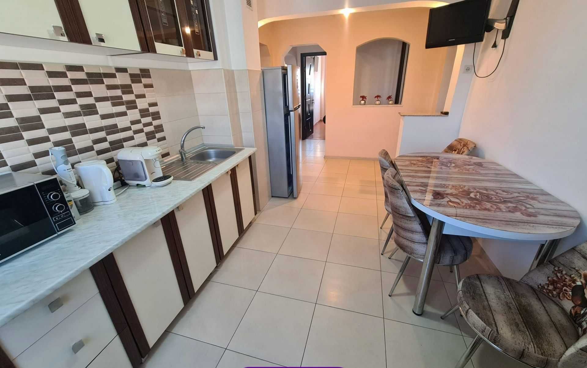 Ofer spre închiriere apartament 4 camere