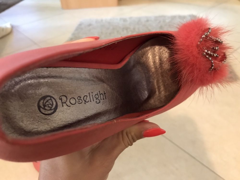 Обувки на ток Roselight
