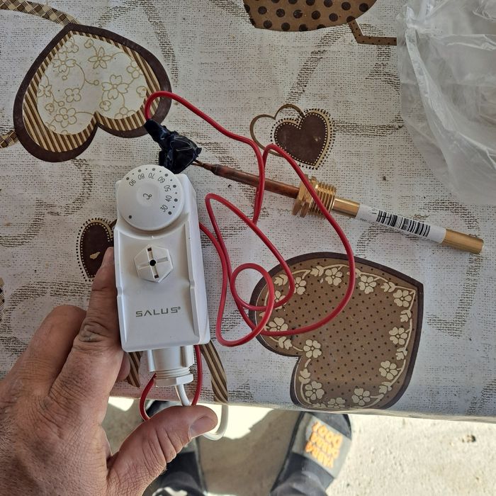 Termostat SALUS manual