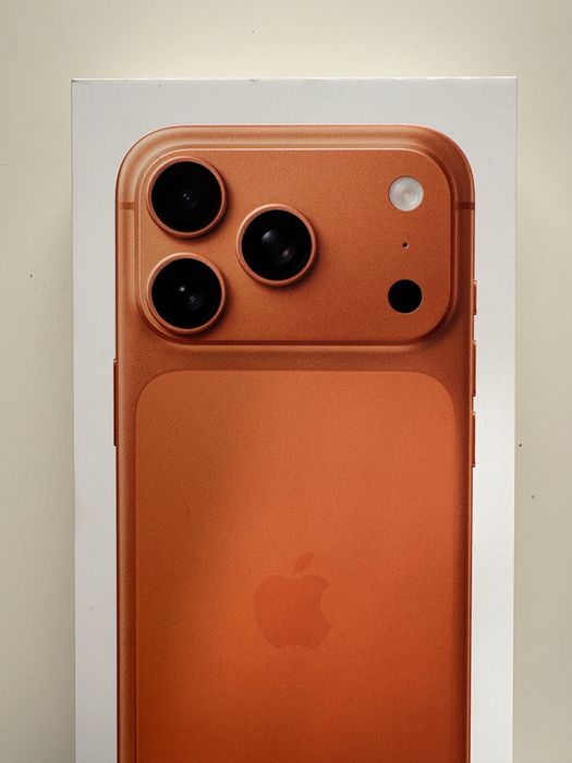 iPhone 17 Pro 256 GB Cosmic Orange