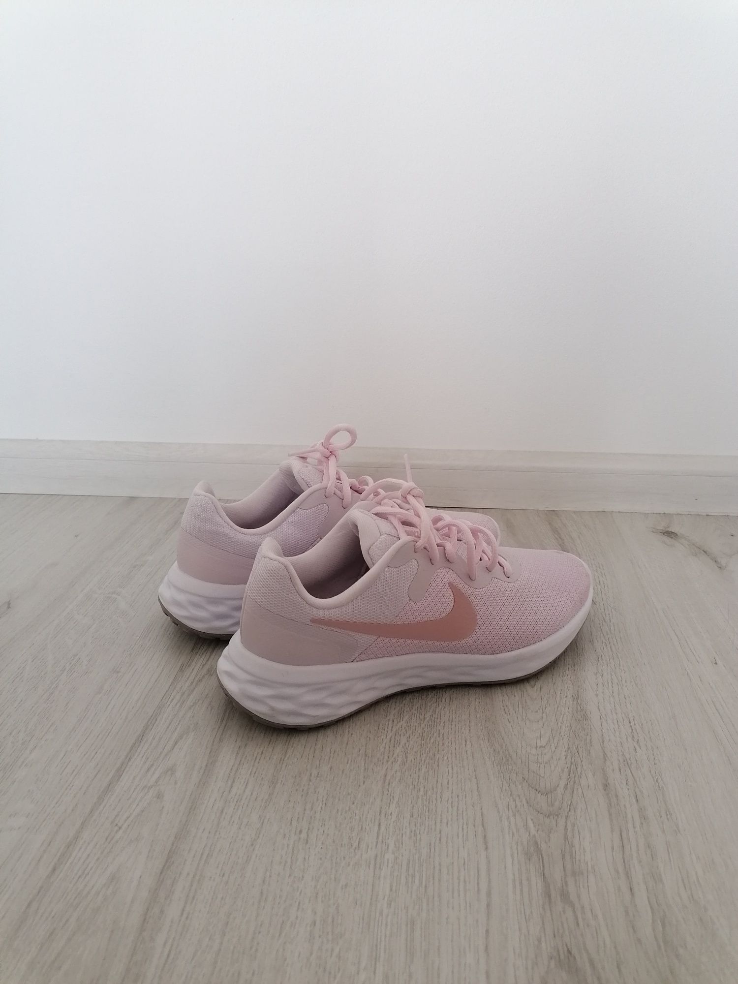 Маратонки Nike Revolution 6 NN
