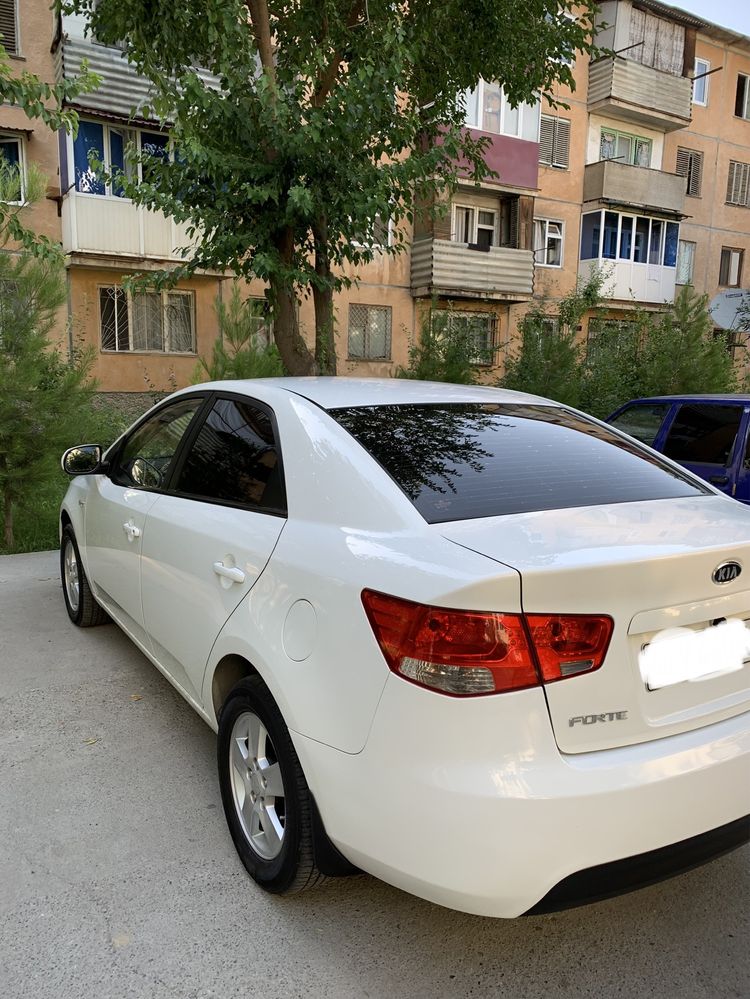 Kia forte 2008 yil yurgani 325000 km 100 talik metan 4 pokoleniya