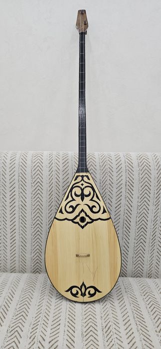 Продается домбра! Размер-44. Продется