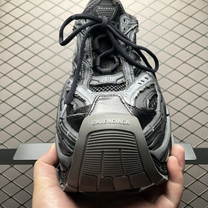 Balenciaga platform 2025