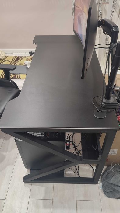 Игровой стол / Прочный металлический каркас / 140×65 см