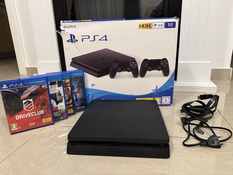 Consola Sony PlayStation 4 SLIM PS4 1TB + 2 Controllere