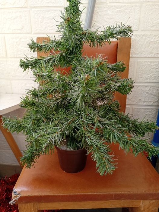 Brad de Craciun artificial