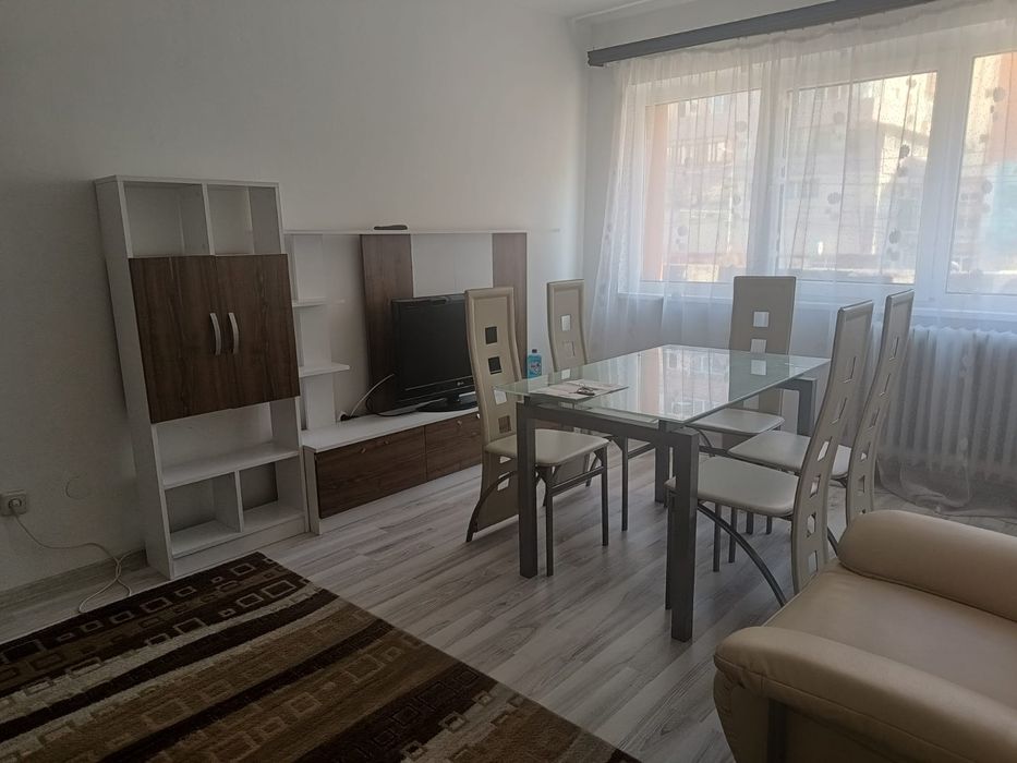 Ofer pentru închiriere apartament 2camere ultracentral