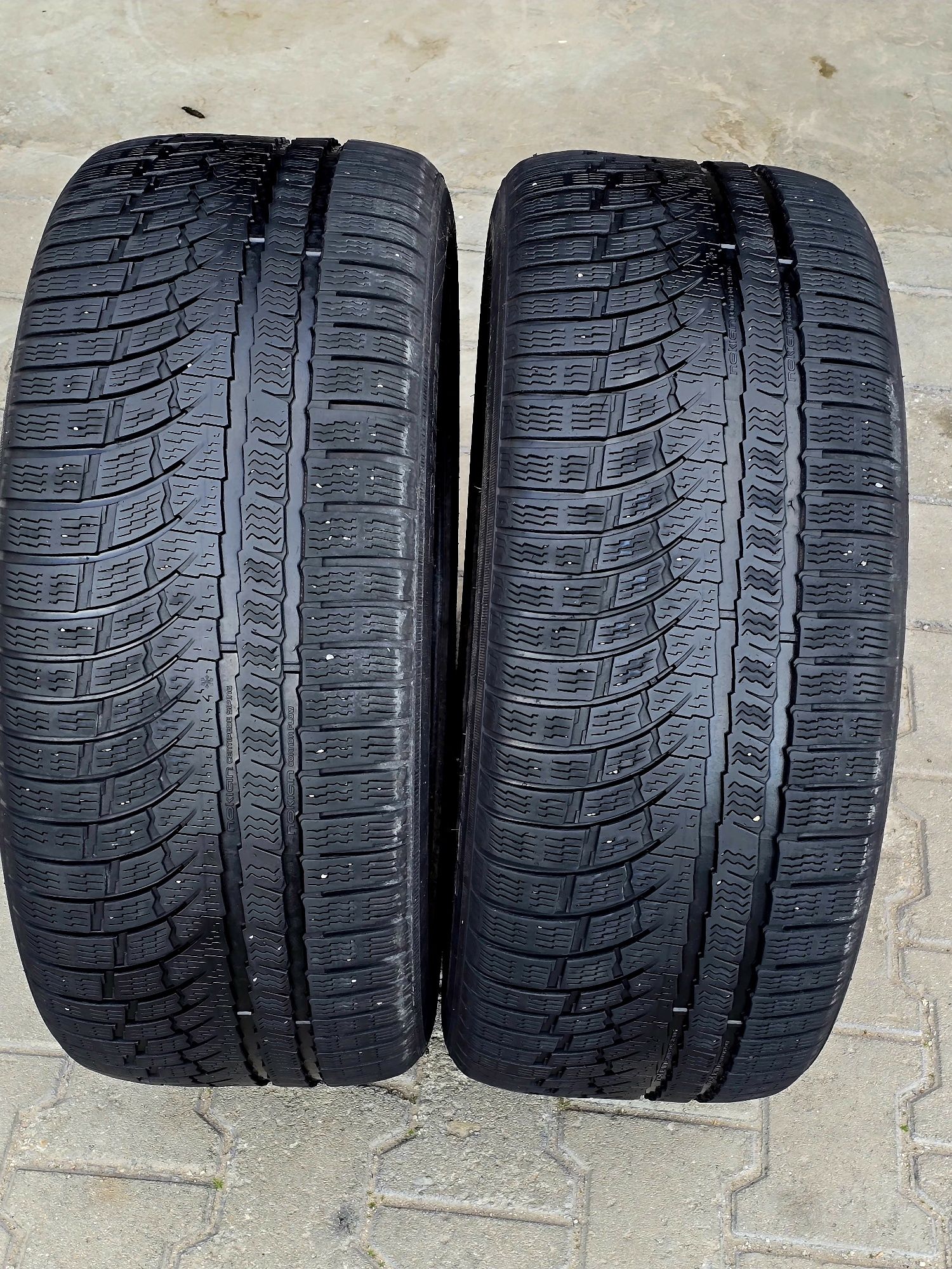 255 45 19 Nokian