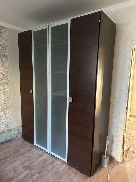 Продам шкаф в спальню