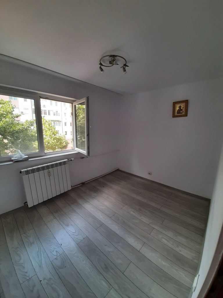 Vand apartament 2 camere