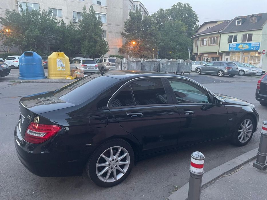 Vând Mercedes Benz C Class