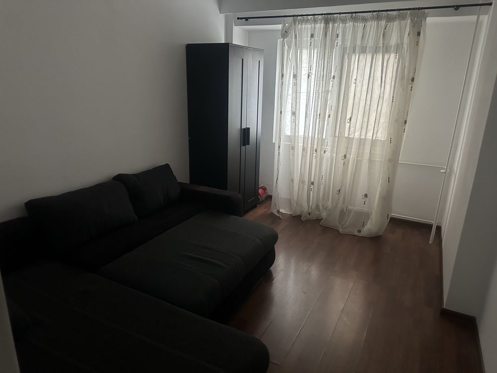 Vand apartament 3 camere Maica Domnului