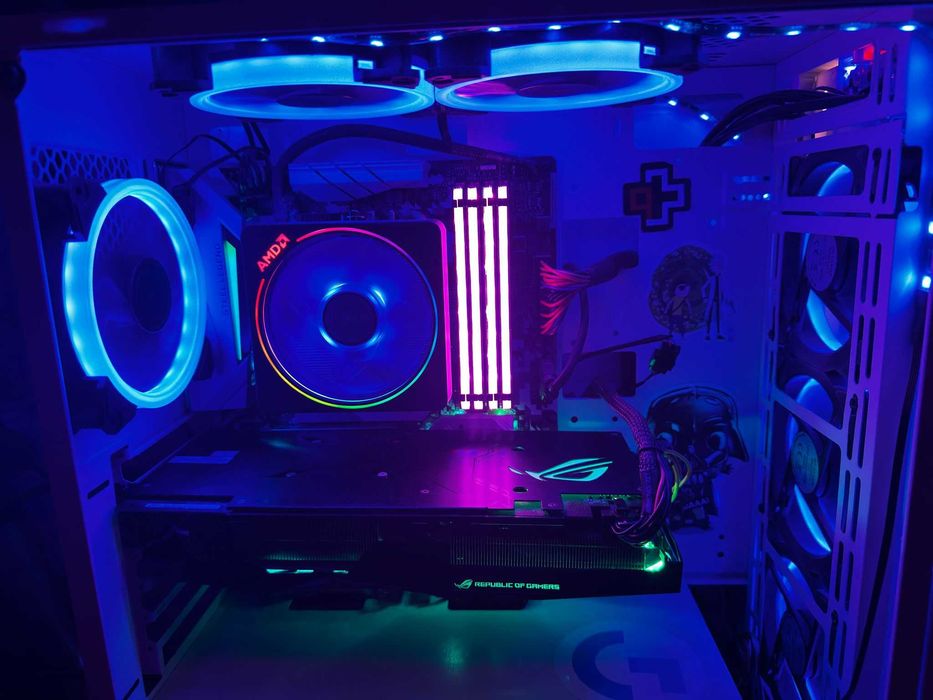 PC Gaming -  Ryzen 5 2600 - AMD RX580 - 32 GB RAM.