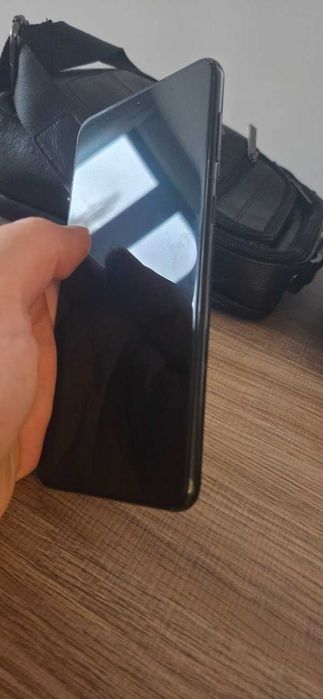 Samsung S21 Plus - повреда в екрана