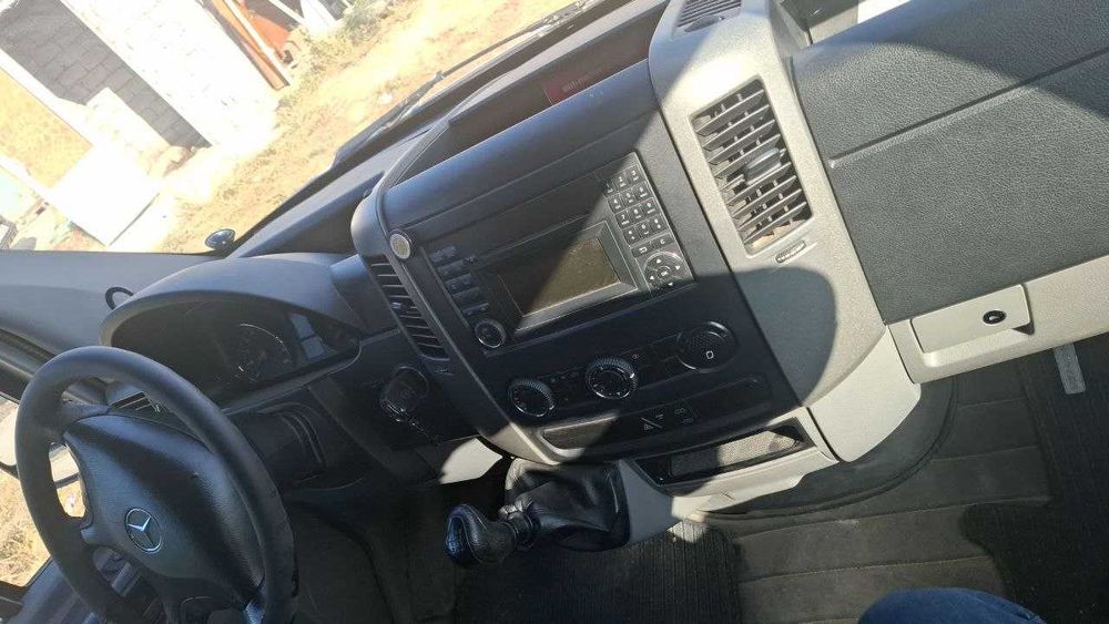 Sotiladi: Mercedes Sprinter (2012 yil)