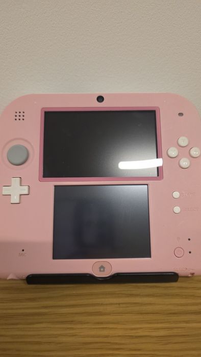 Nintendo 2DS, Modat, 1500 jocuri, 18 in 1
